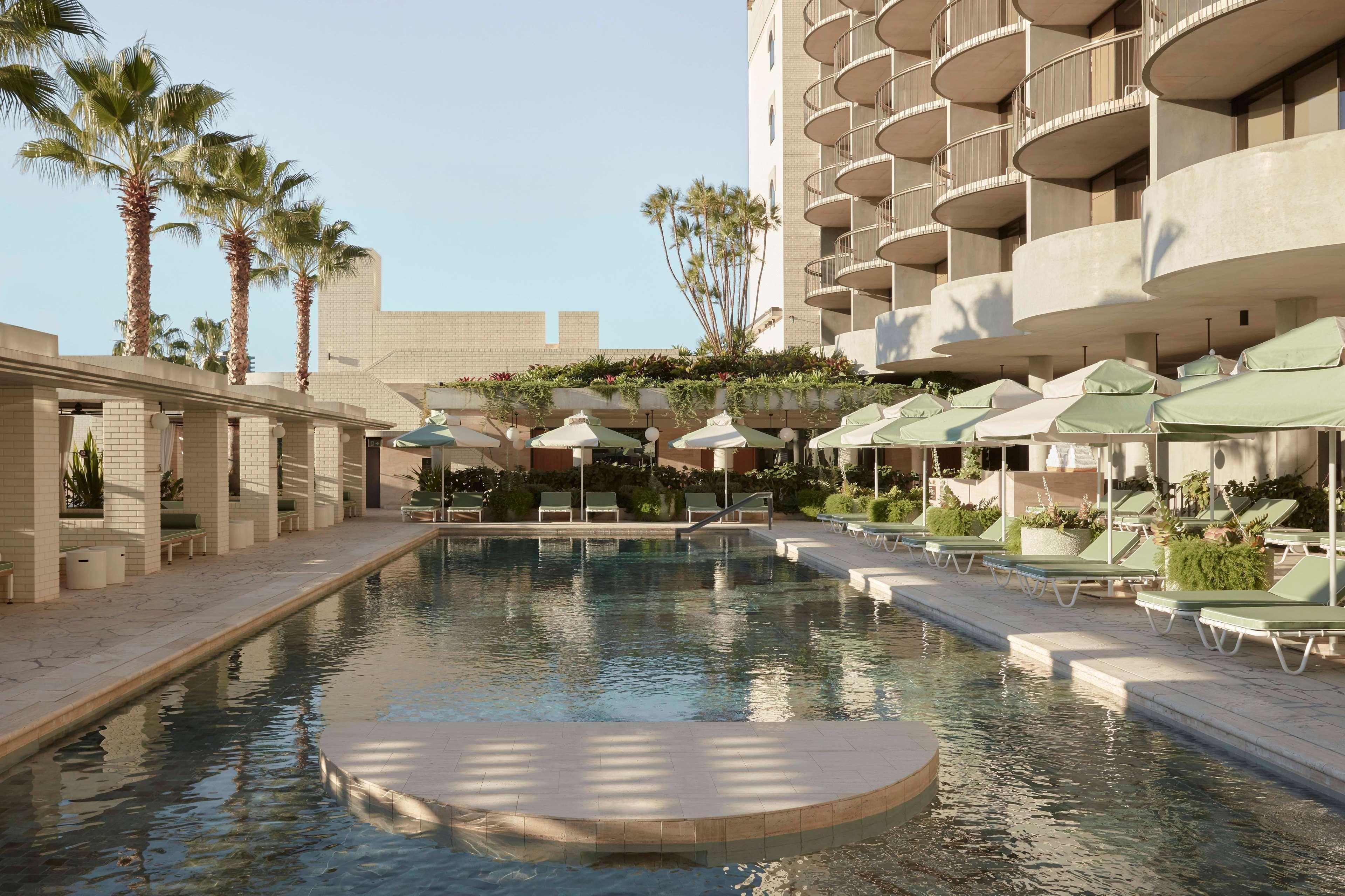 The Calile Hotel Brisbane Bagian luar foto The pool at the Westin