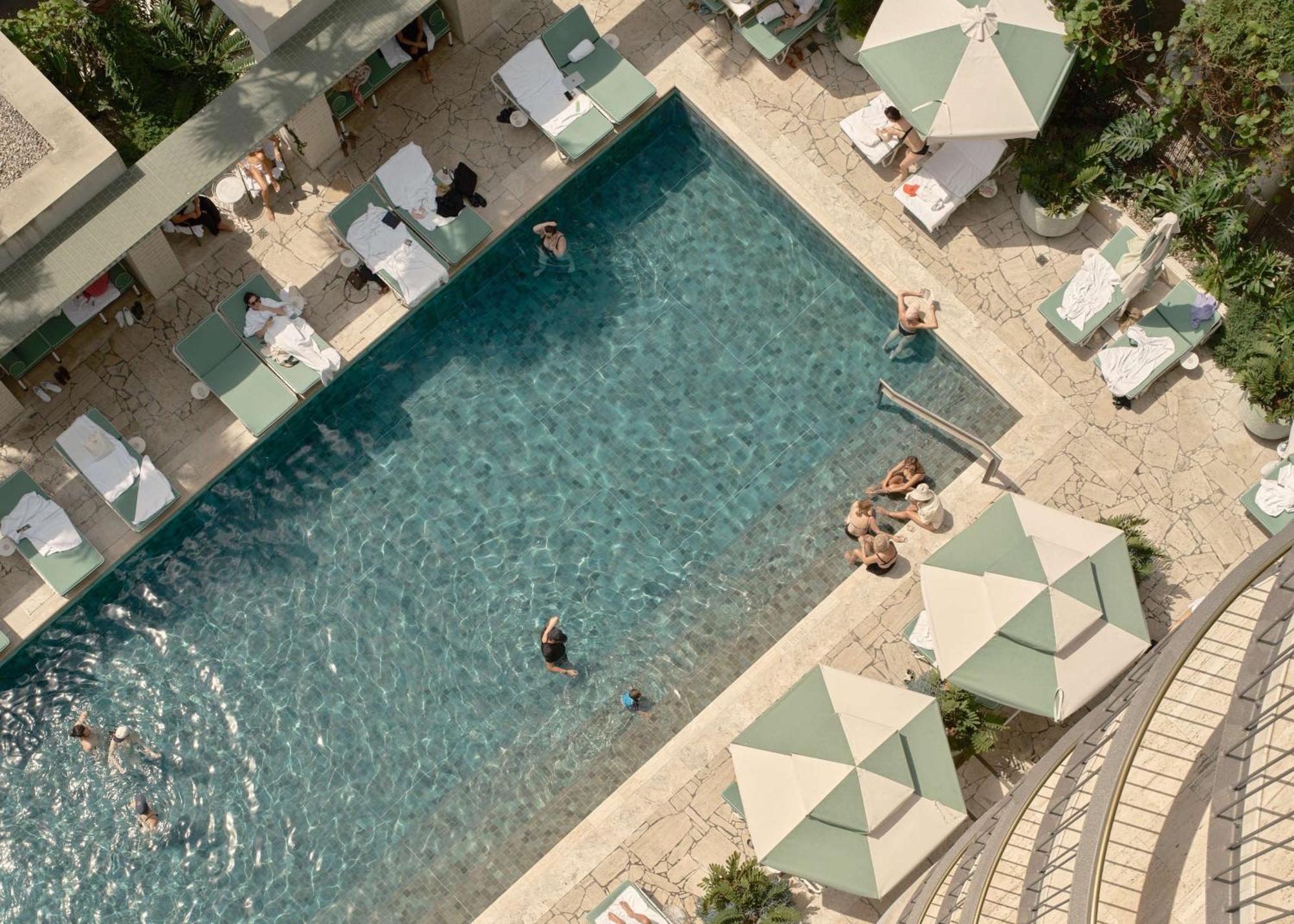 The Calile Hotel Brisbane Bagian luar foto The pool at the hotel