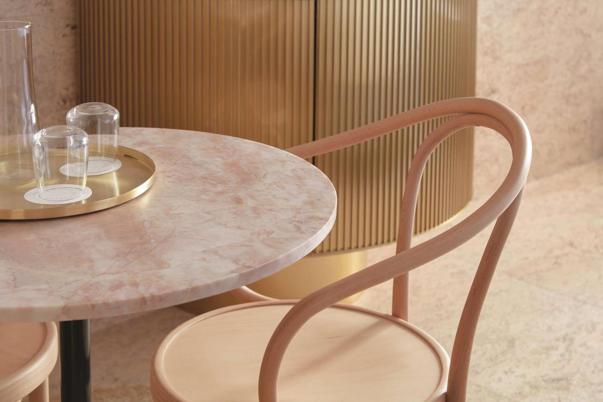 The Calile Hotel Brisbane Bagian luar foto A Thonet chair